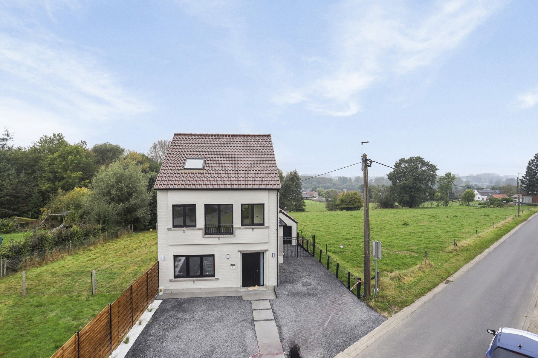 Vernieuwde woning met 3 slaapkamers en prachtig zicht foto 3