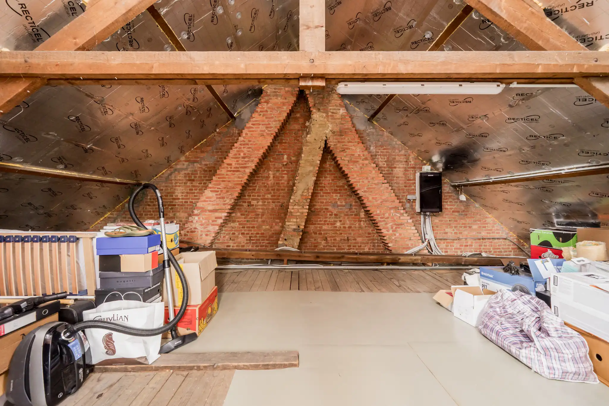 Karaktervolle woning met 3 (tot 5) slaapkamers, tuin, vergunde serre en grote garage / werkplaats foto 17