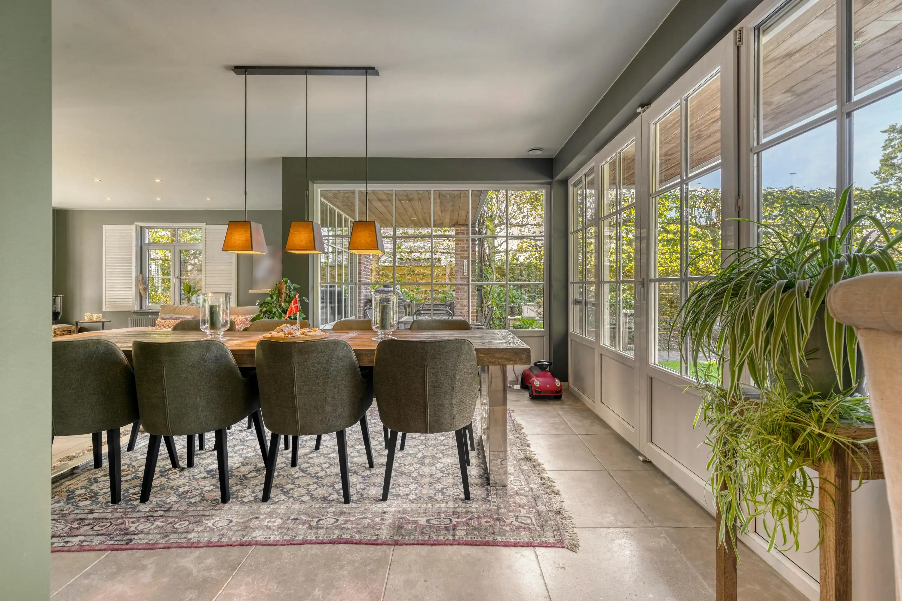 Instapklaar huis met 5 slaapkamers & 2 badkamers in Oostkamp foto 4