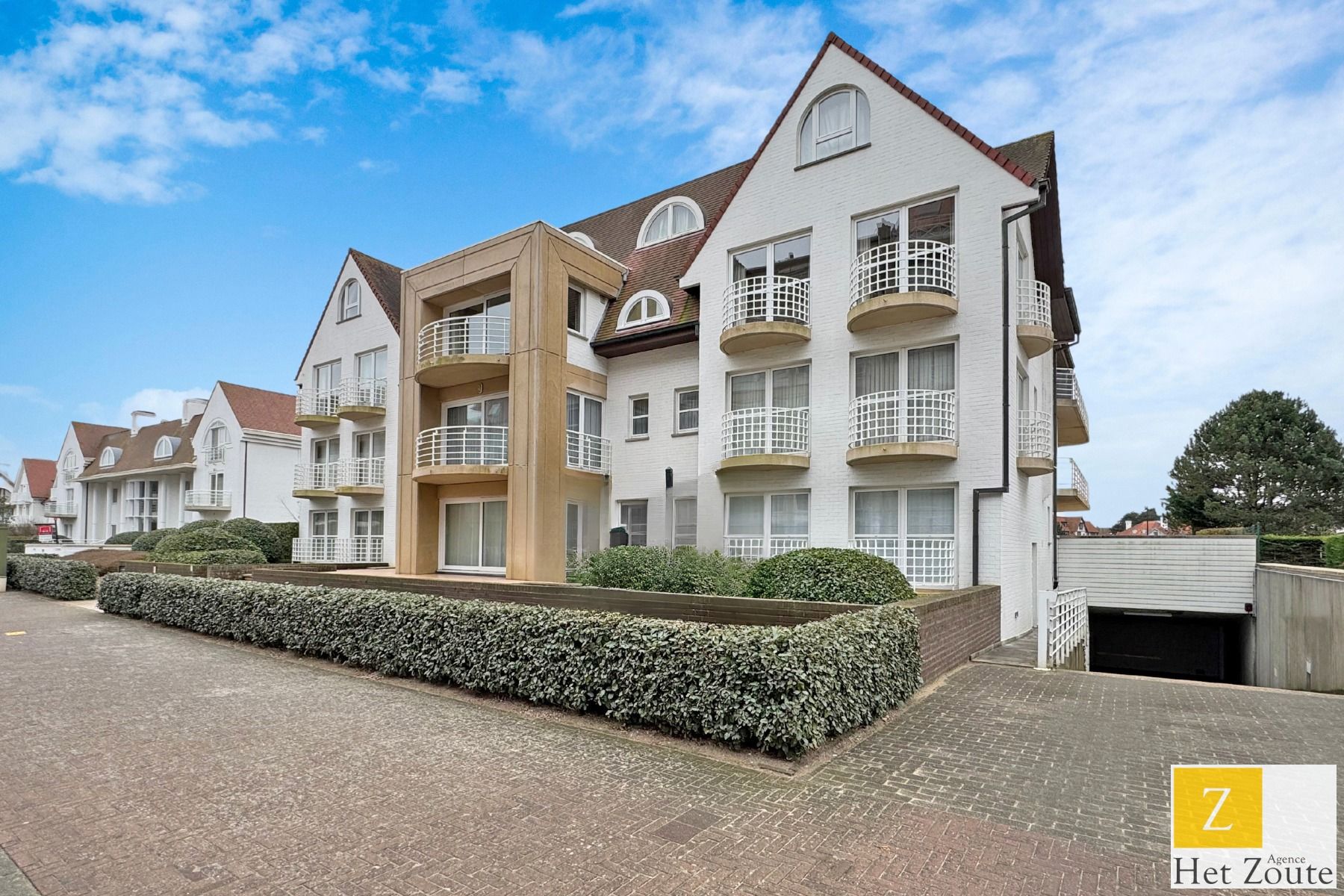 Vlot toegankelijke garagebox - Vroege Zonne Knokke foto {{pictureIndex}}