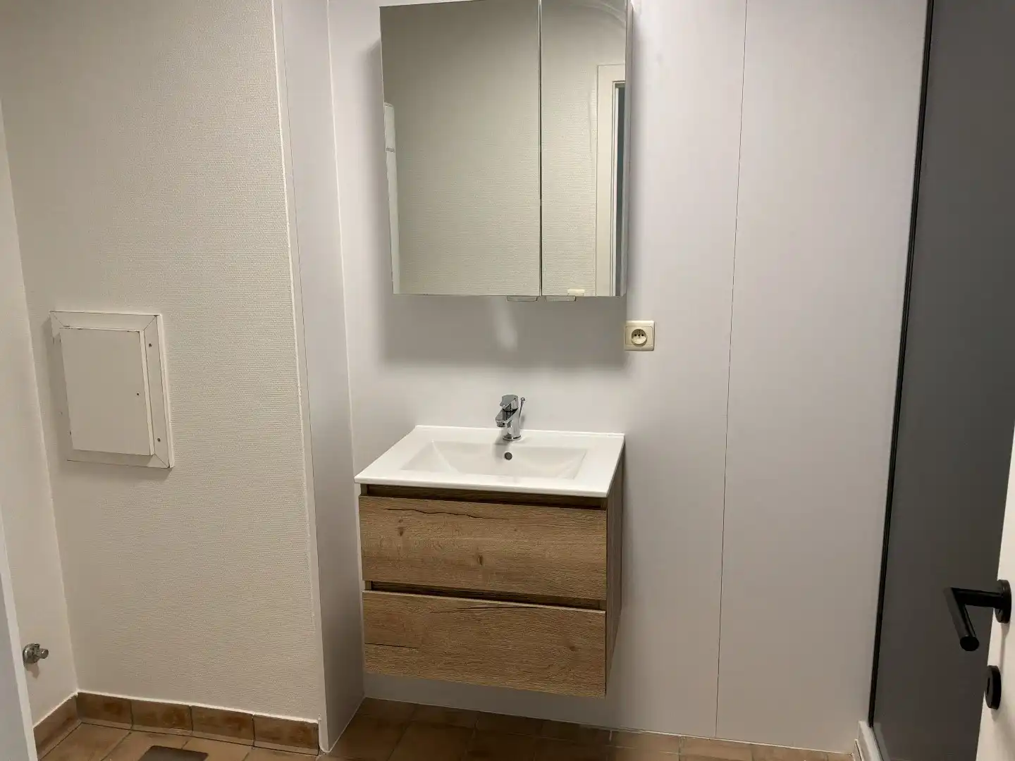 Ruim en lichtrijk appartement met 2 slaapkamers te huur in centrum Izegem foto 10