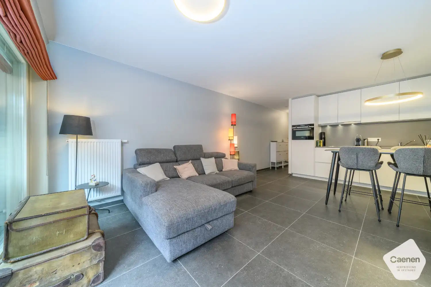 Instapklare, gemeubelde studio met fantastisch zeezicht in recente residentie foto 7
