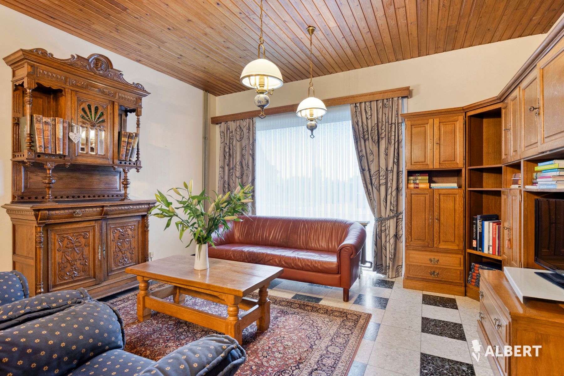 Woning met 3 slaapkamers en tuin in rustige straat foto 3