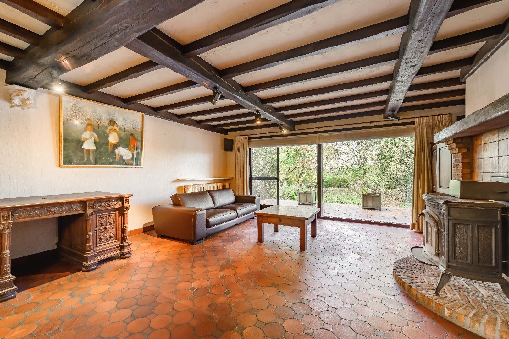 VERRASSEND RUIME ALLEENSTAANDE WONING OP 1.298 m² foto 4