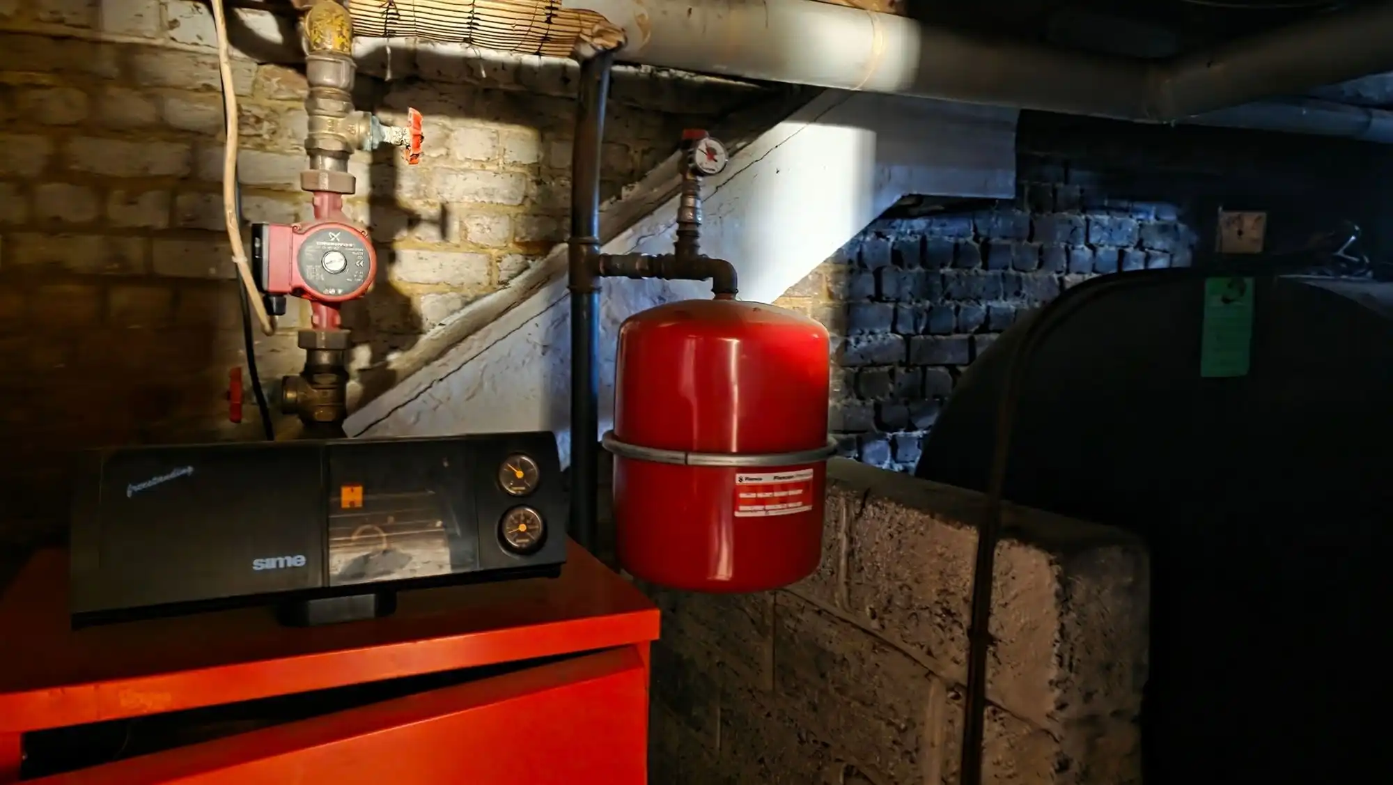 Eengezinswoning met 3 appartementen foto 18