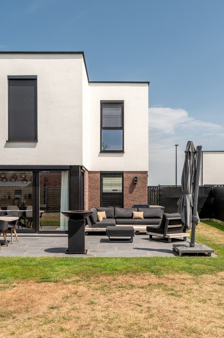 Luxueus afgewerkte alleenstaande woning op 481 m² foto 24
