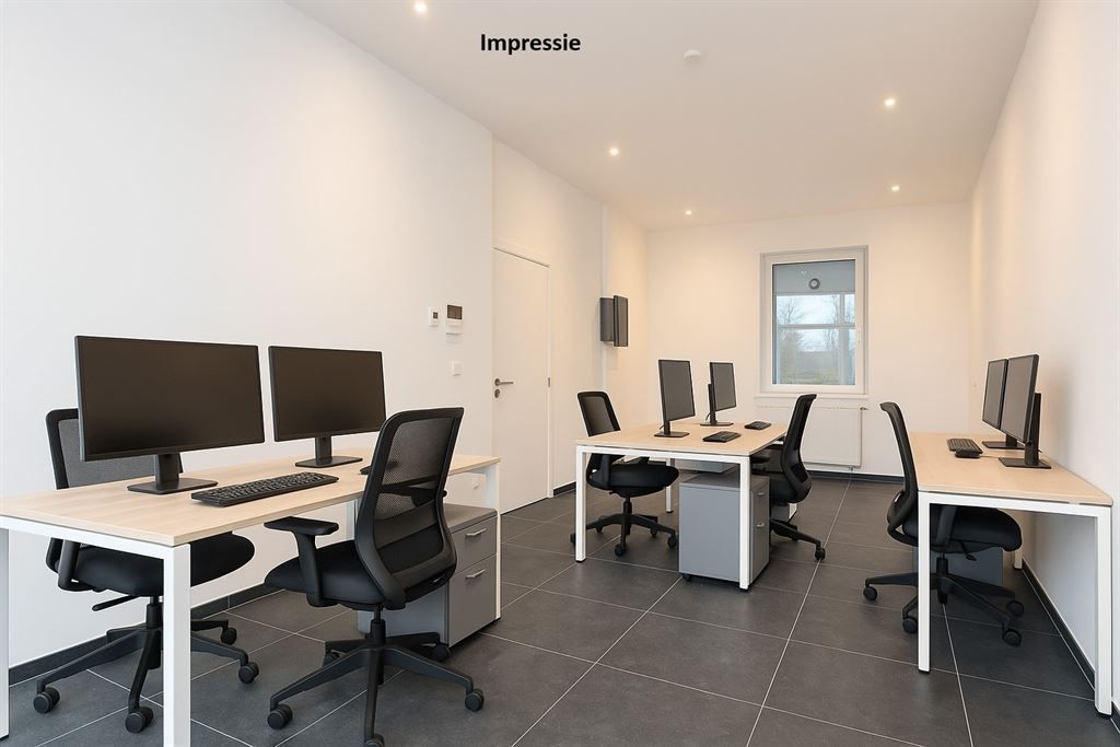 Gerenoveerde kantoorruimte foto {{pictureIndex}}