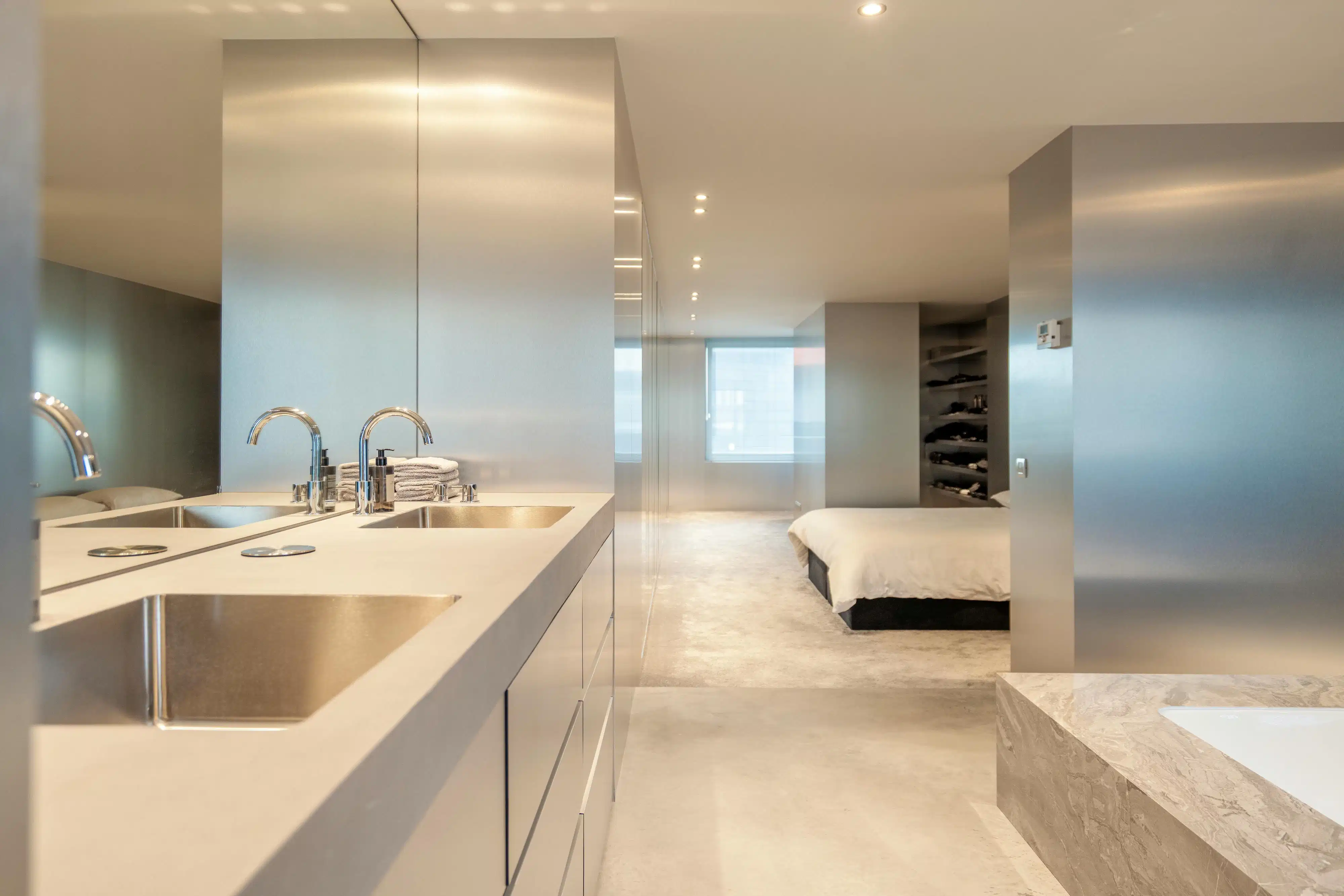 Uniek designappartement (192m²) te koop in hartje Kortrijk foto 9