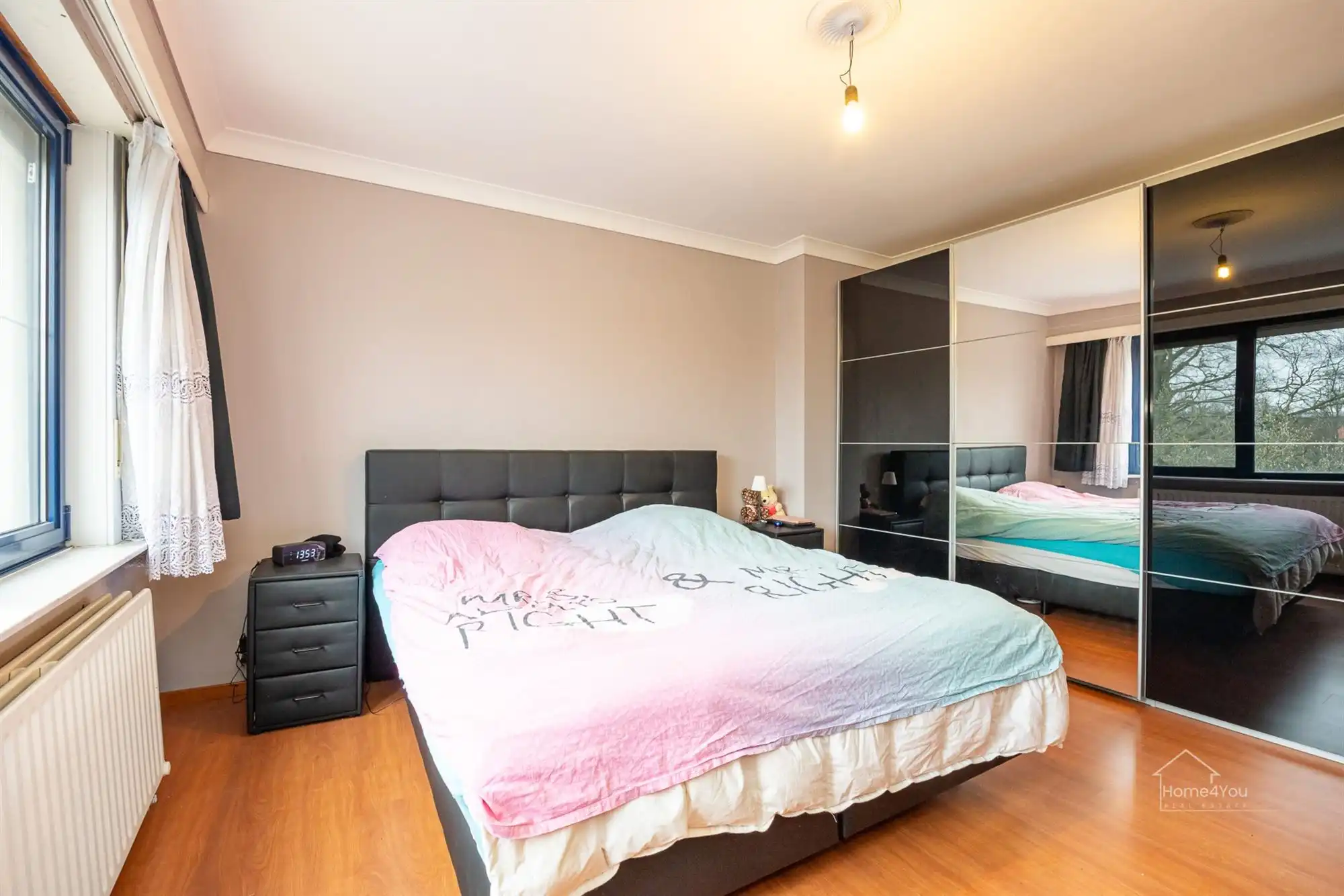 Ruime bel-étage foto 12