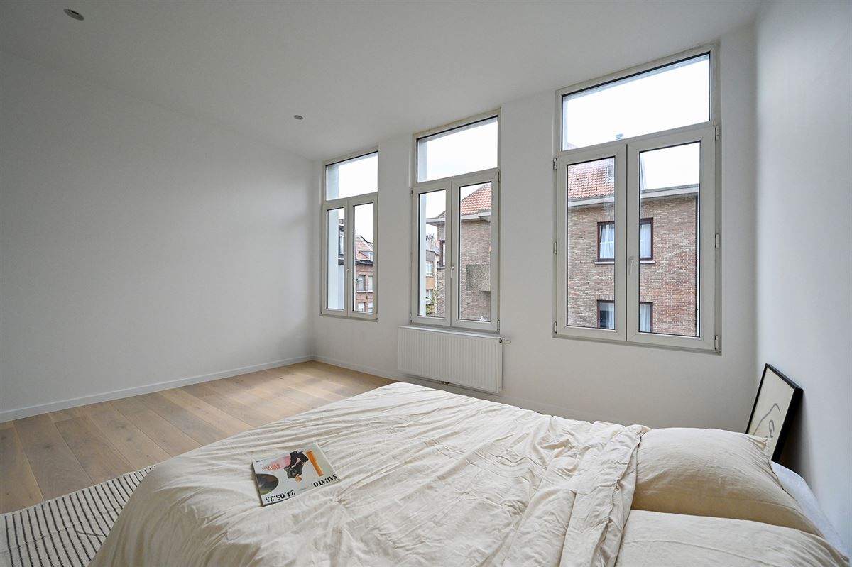 Volledig gerenoveerde opbrengsteigendom met 2 vergunde duplex-appartementen  foto 20