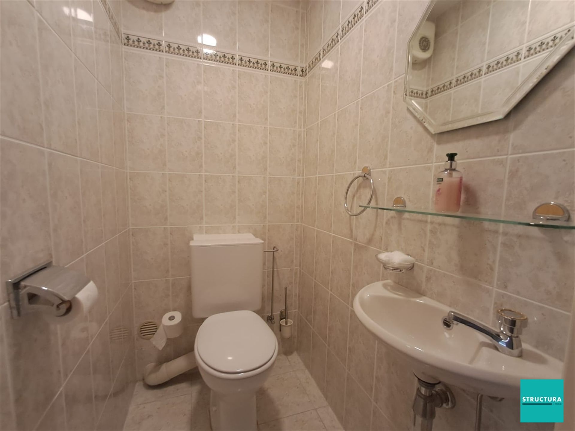Ruim penthouse met drie slaapkamers, kelderberging en garage op toplocatie. foto 17