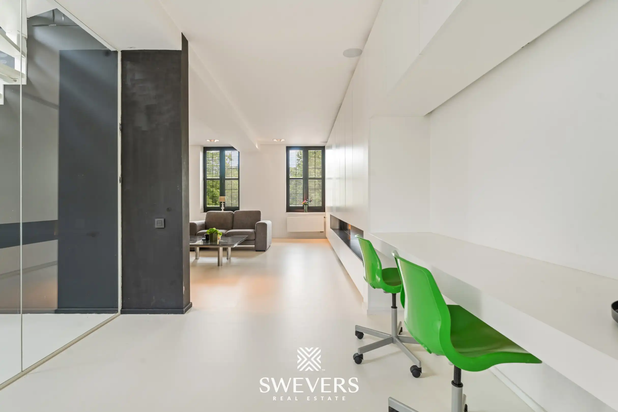 Magnifieke instapklare woning met diverse commerciële mogelijkheden en zwembad  foto 19