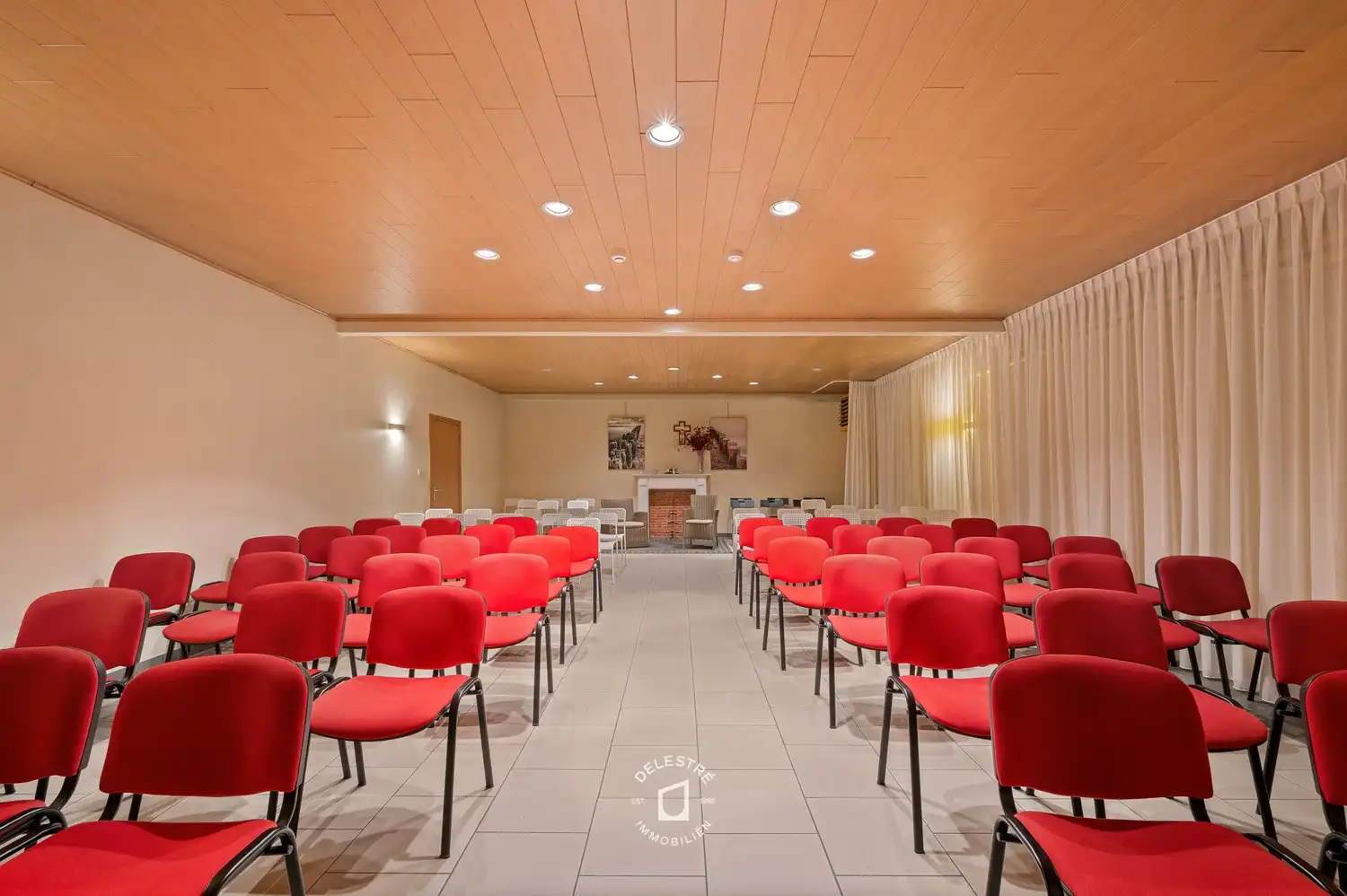 Multifunctioneel gebouw te koop op commerciële topligging te Onkerzele foto 6