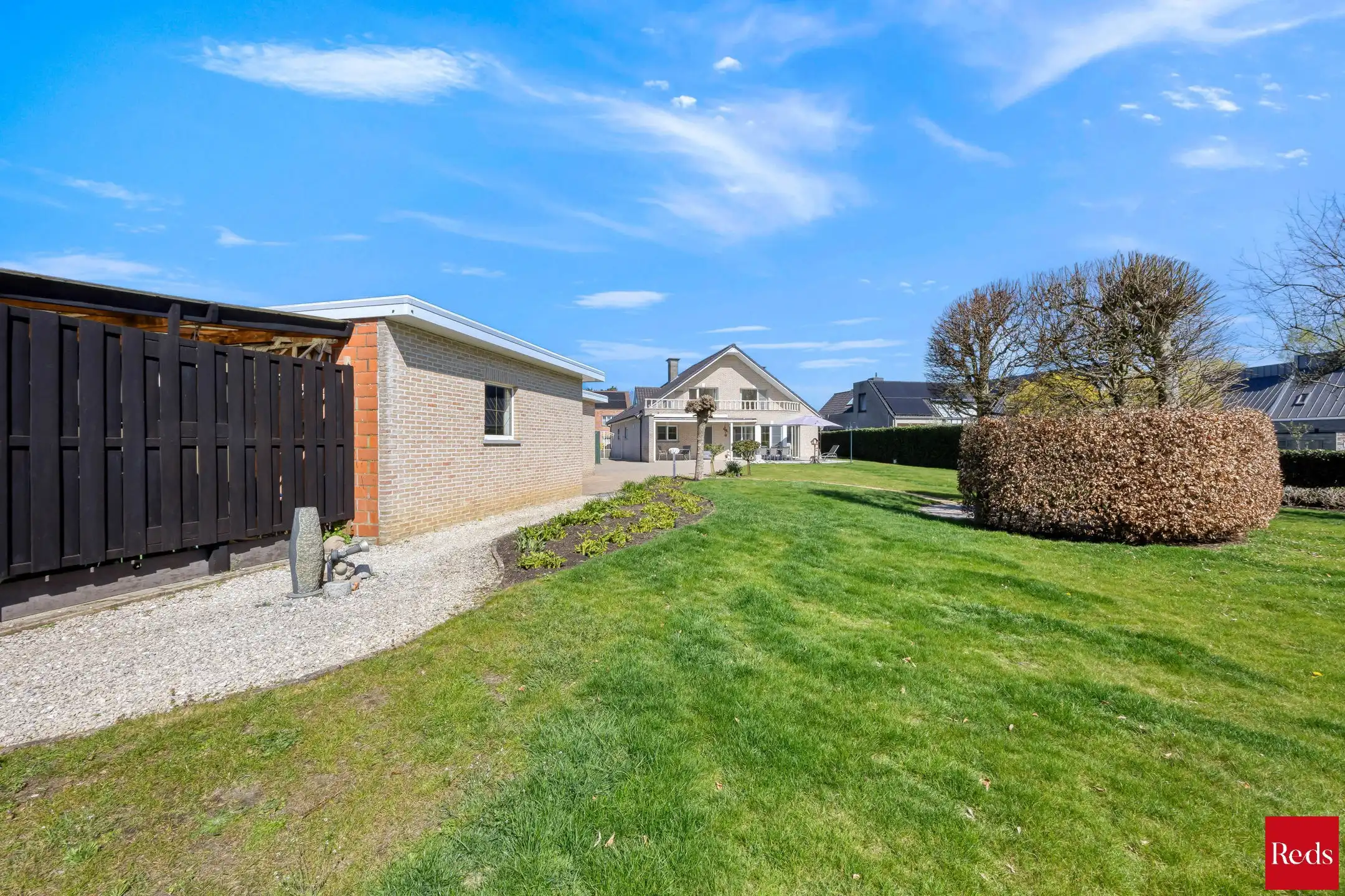 Ruime woning in oase van rust met prachtige tuin foto 24