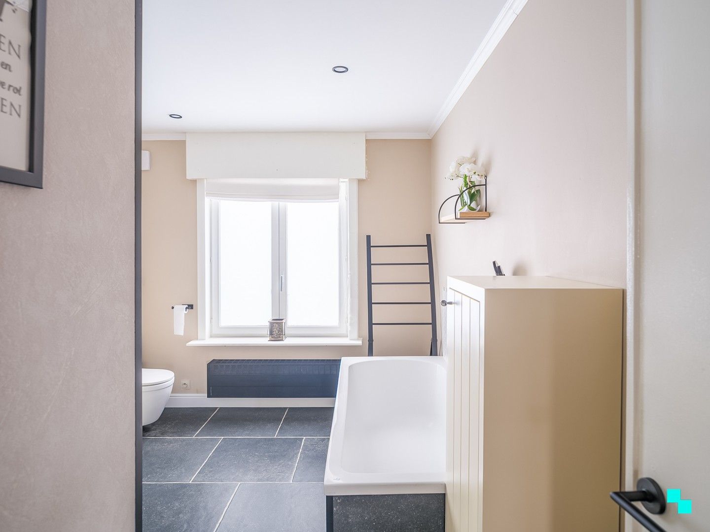 Ruime woning nabij de Makegemse bossen foto 14