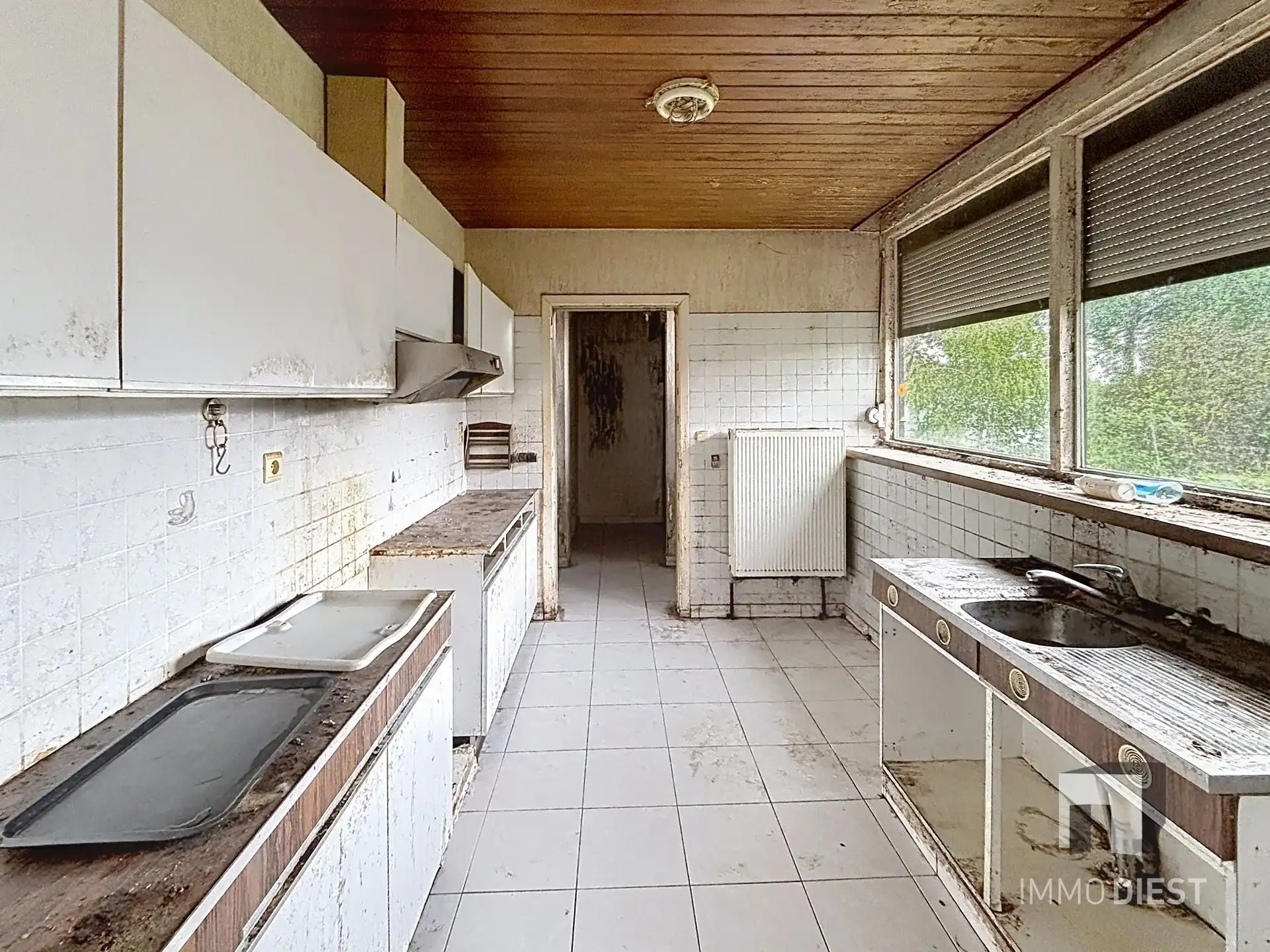 Totaal te renoveren woning of afbraak en heropbouw op 15a 88ca. foto 12