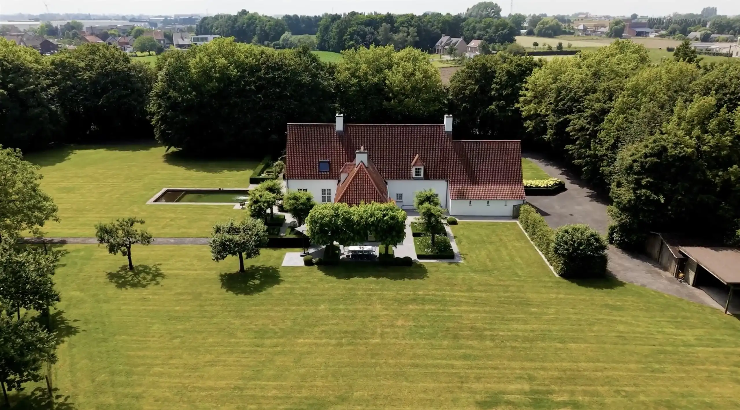 Zeldzaam landhuis op een exclusief domein van 2,4 Ha! foto 27