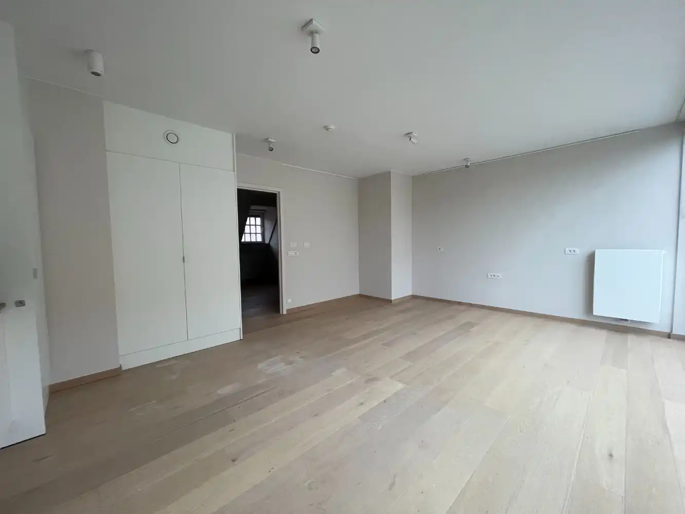 Gezellige assistentieflat met 1 slaapkamer en zicht op de tuin foto 5