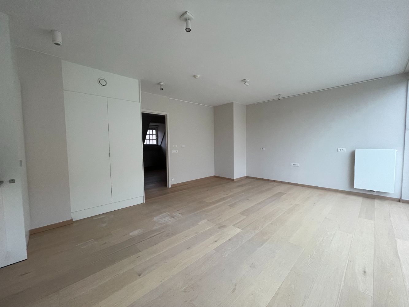 Gezellige assistentieflat met 1 slaapkamer en zicht op de tuin foto 5