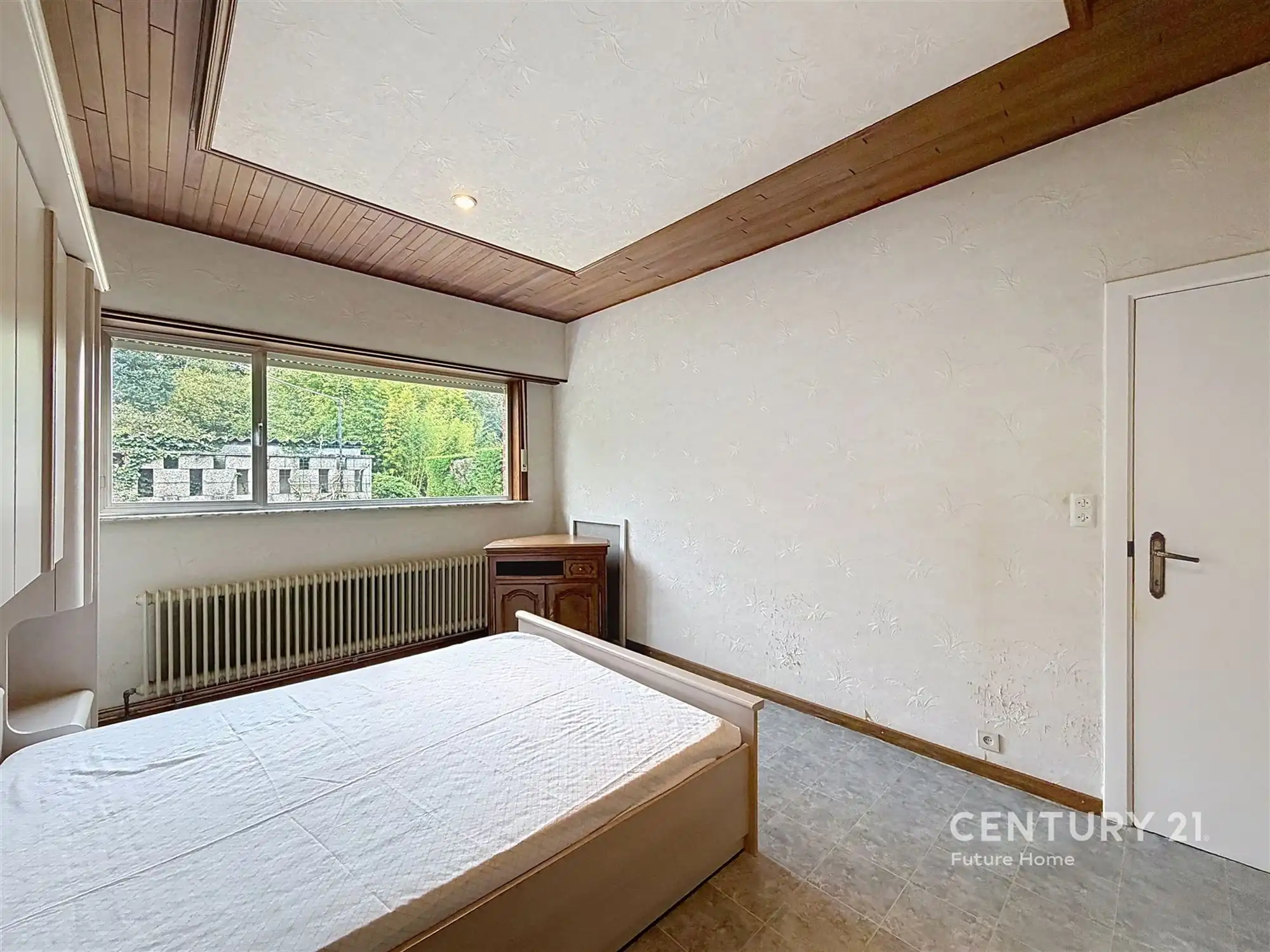 Karaktervolle architecturale woning met veel potentieel foto 18