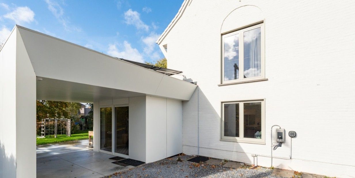 UNIEKE HIGH-END TOTAAL GERENOVEERDE WONING HARTJE HERZELE foto 3