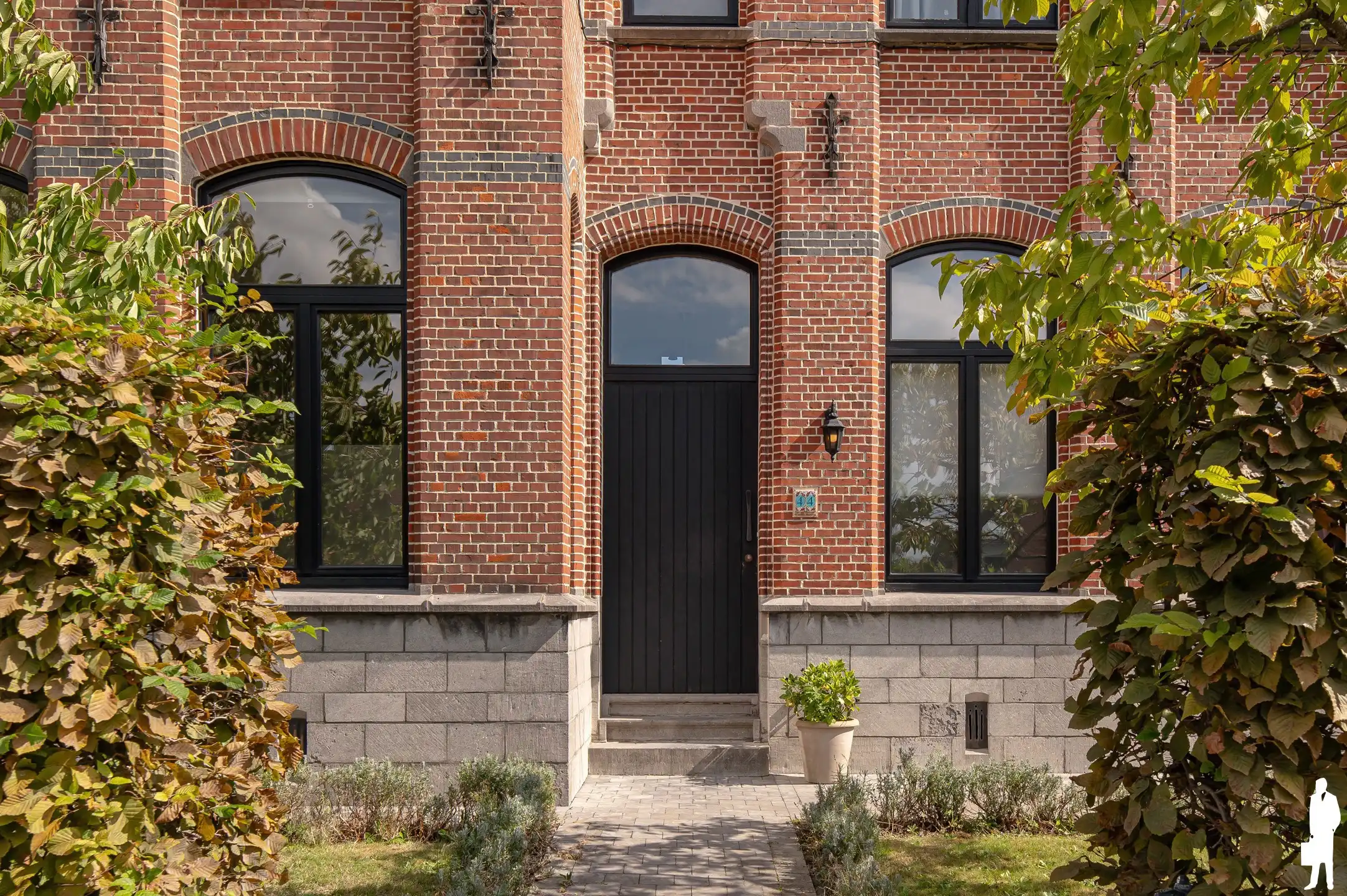 Karaktervolle woning met 6 slk, zwembad + atelier  foto 7