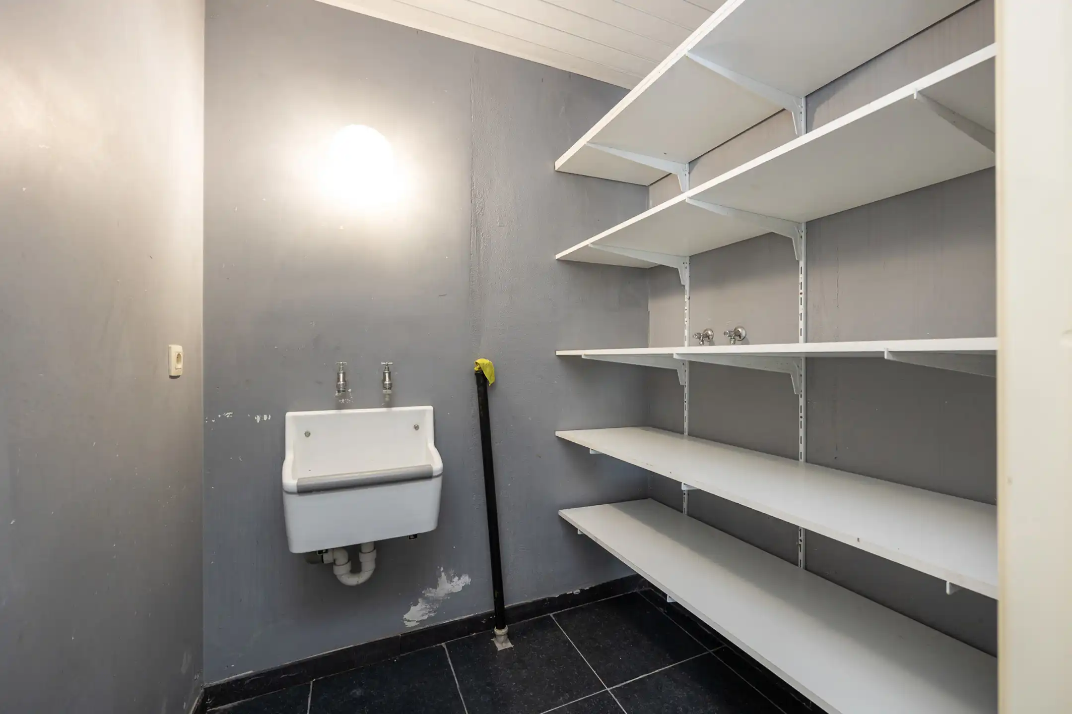 Instapklaar gelijkvloers appartement te St-Antonius foto 5