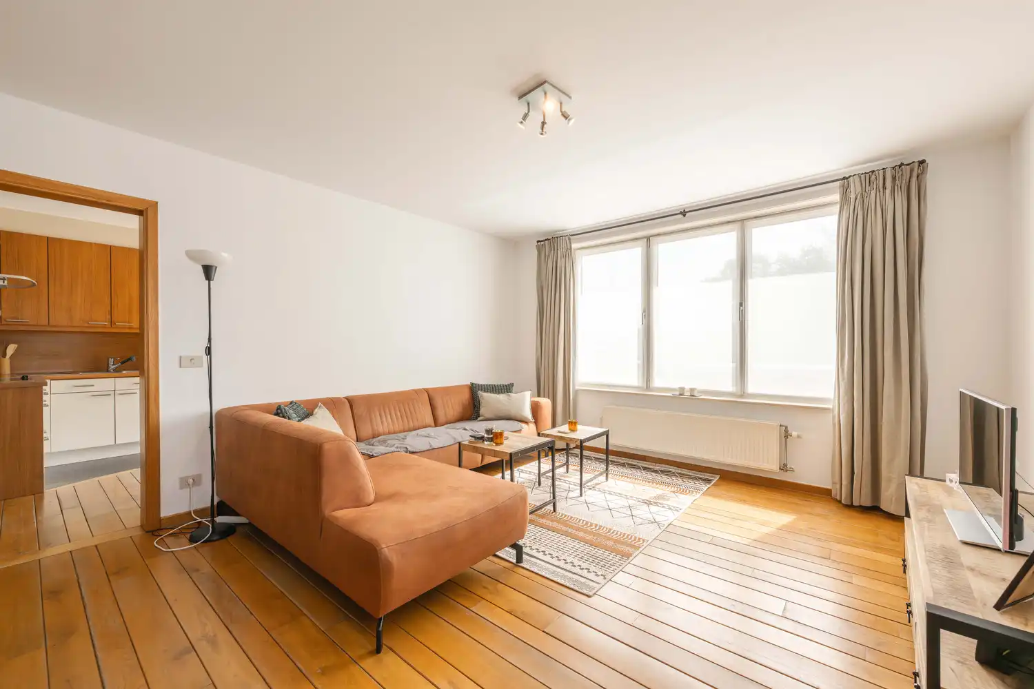 Hoekappartement te Meulebeke met garage en 2 terrassen. foto 9