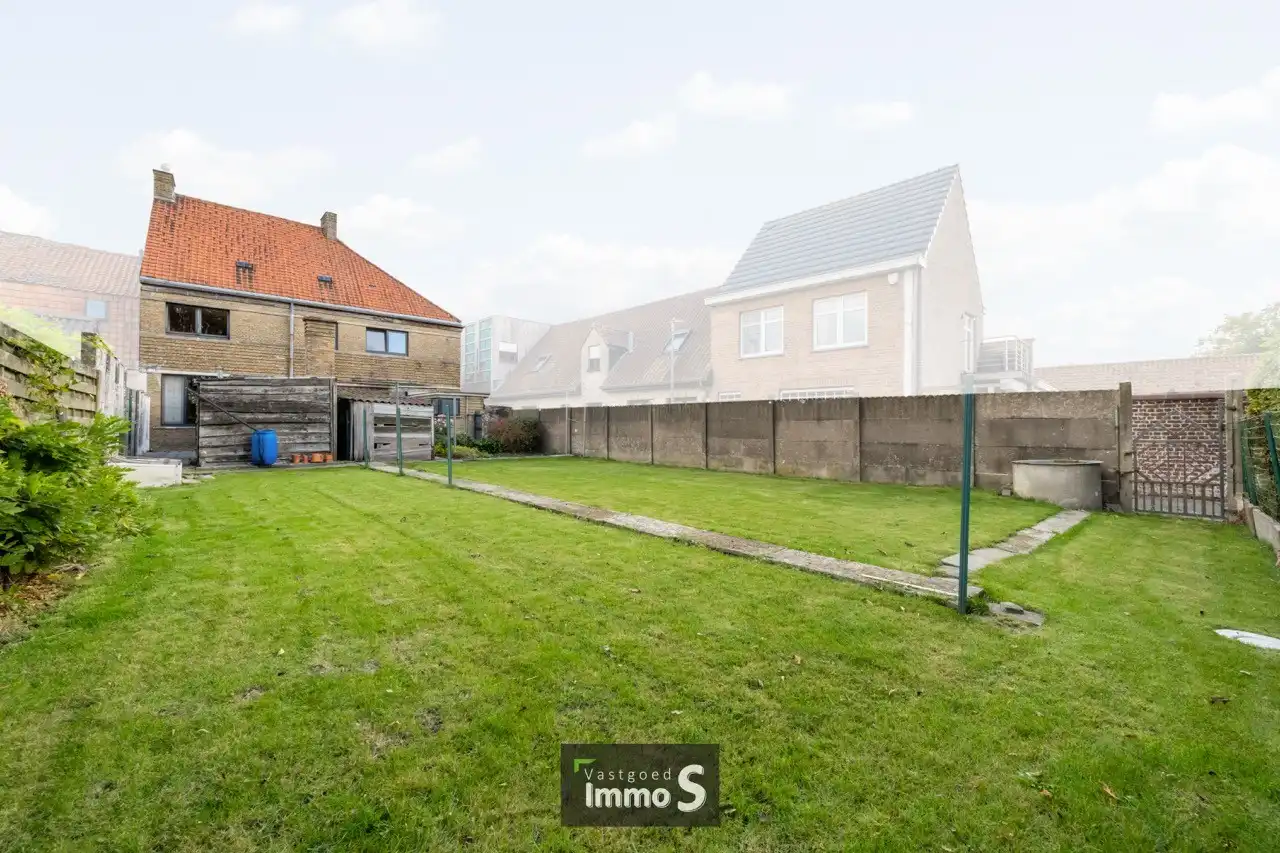 Te renoveren woning in Alveringem foto 4