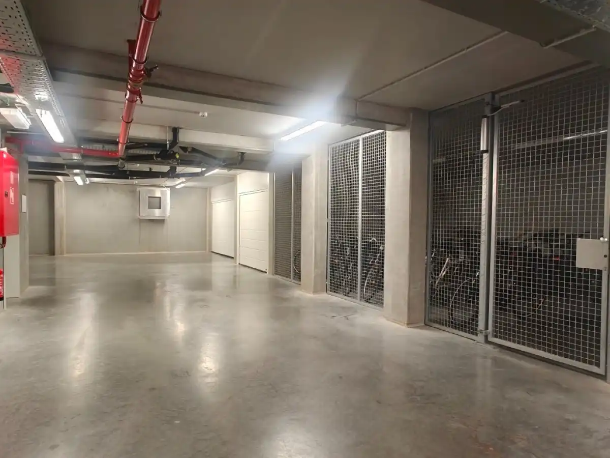 Roeselare – Modern appartement met 2 slaapkamers, zonnig terras en garage foto 14