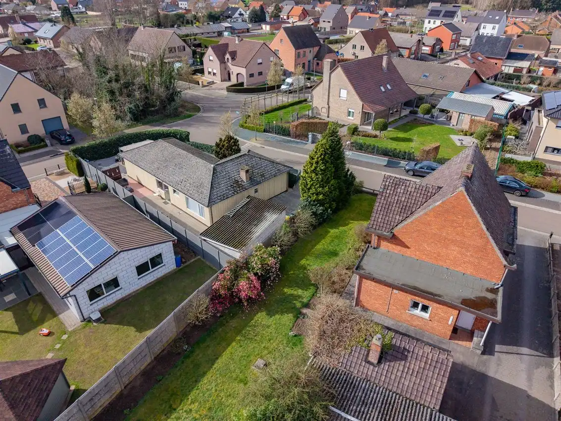 Rustig gelegen te renoveren woning met 3 slk foto 38