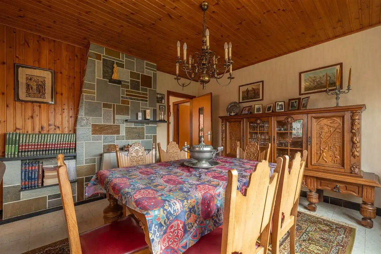 Vlakbij ingang merodebossen, soldie woning met potentieel foto 38