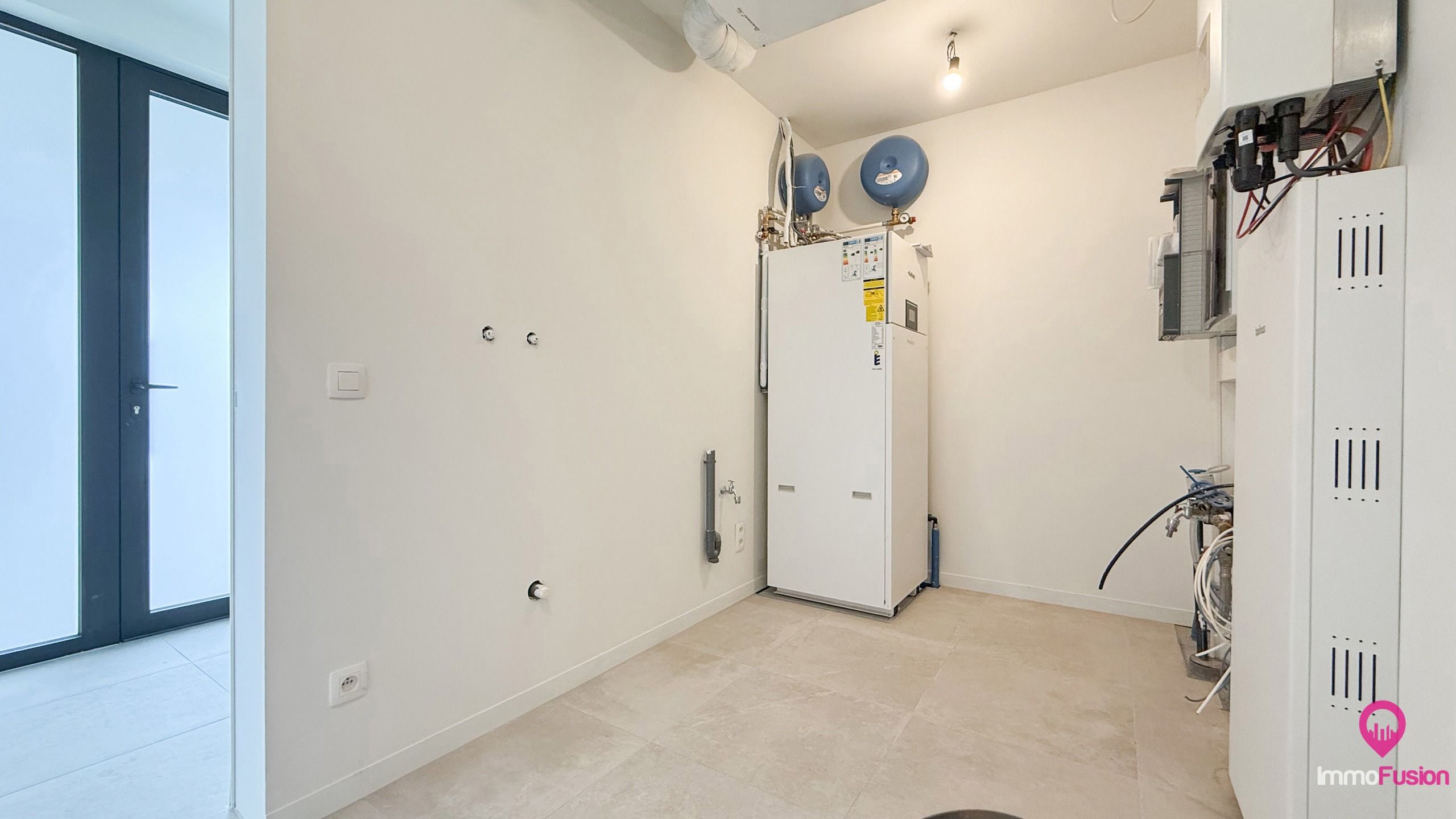 Stijlvolle nieuwbouwwoning met diepe tuin + vloerverwarming! foto 13
