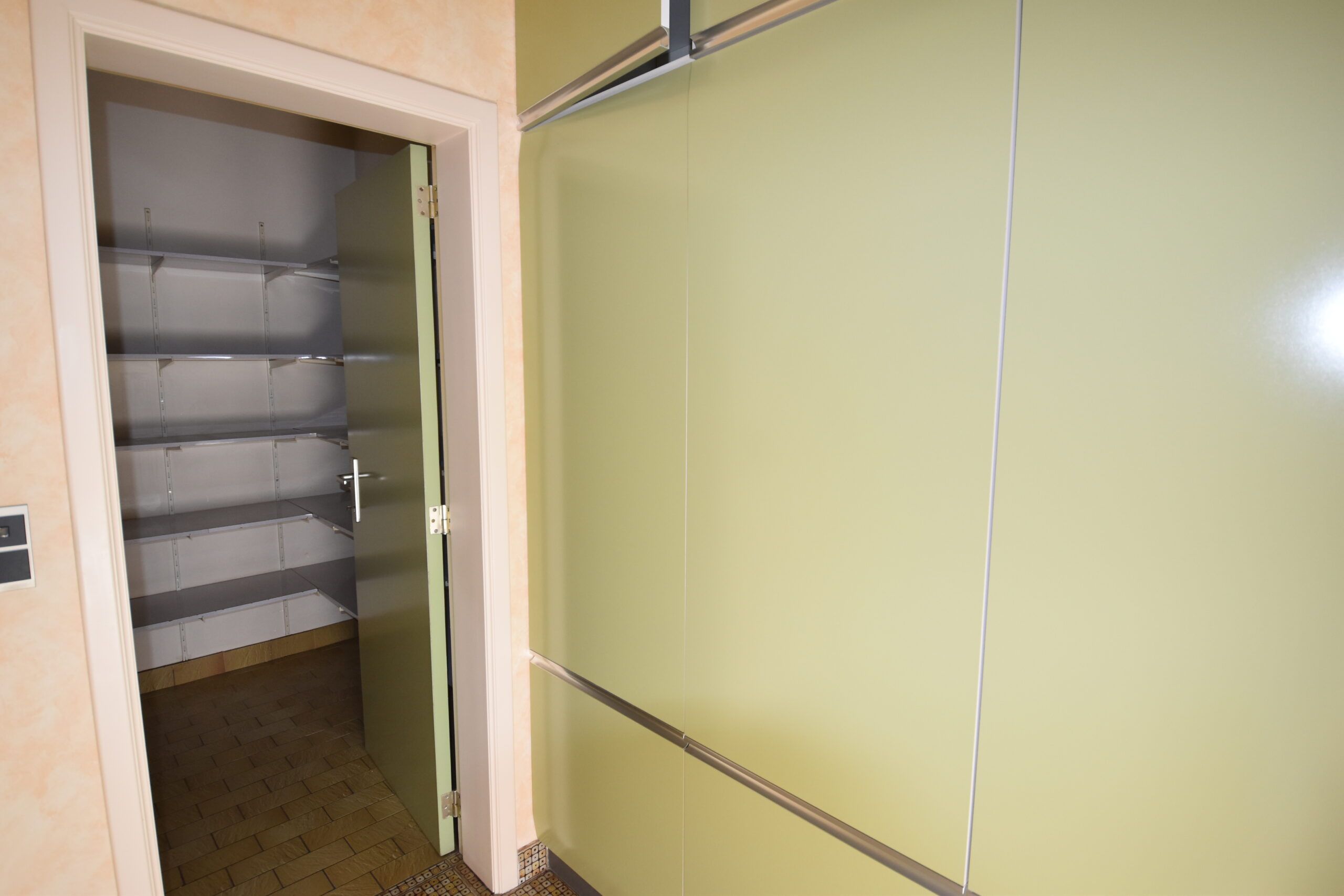 Ruime bungalow met tuin in rustige doodlopende straat te Nieuwkerken foto 9