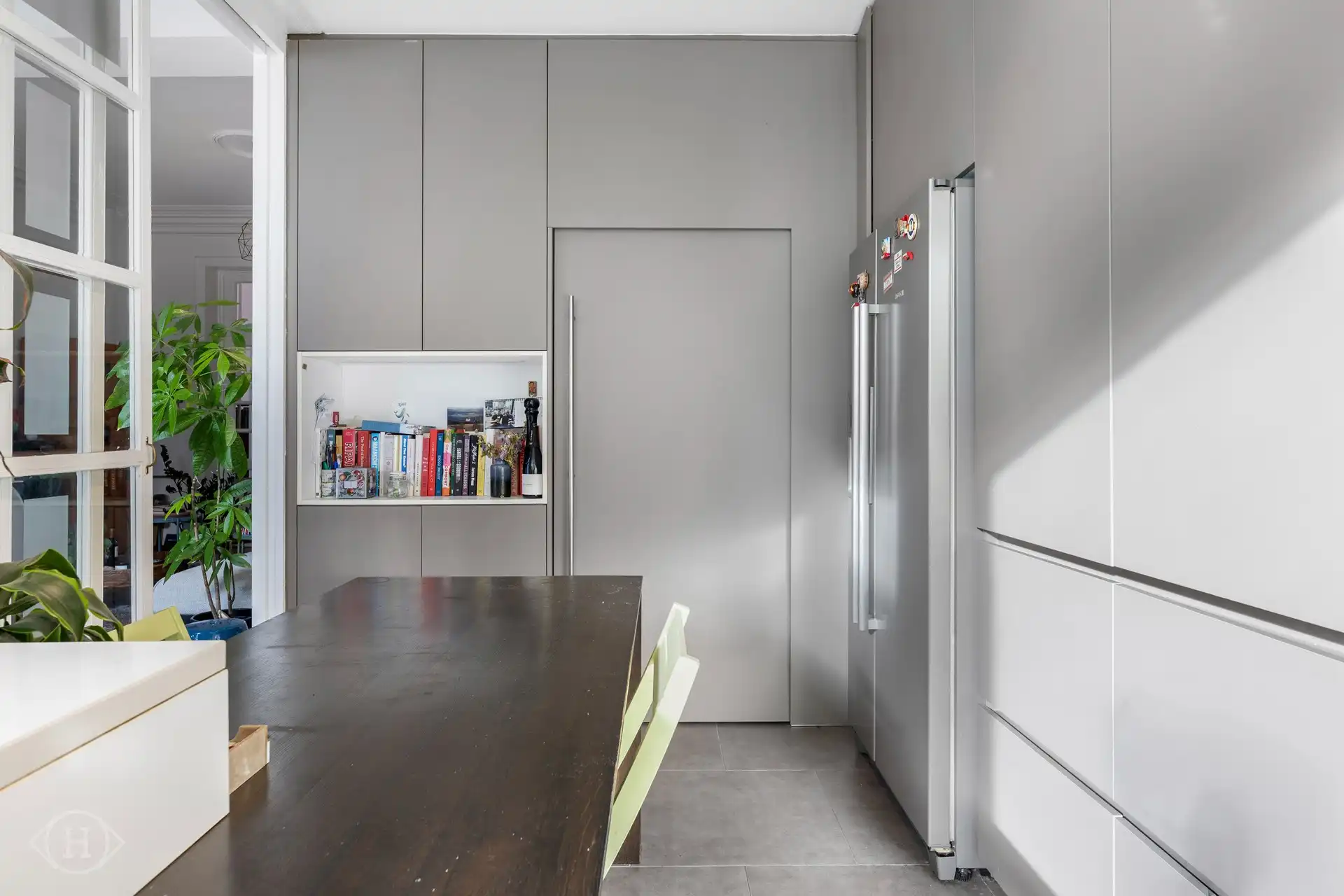 Charmant 1-slaapkamerappartement met tuin aan Ladeuzeplein foto 17