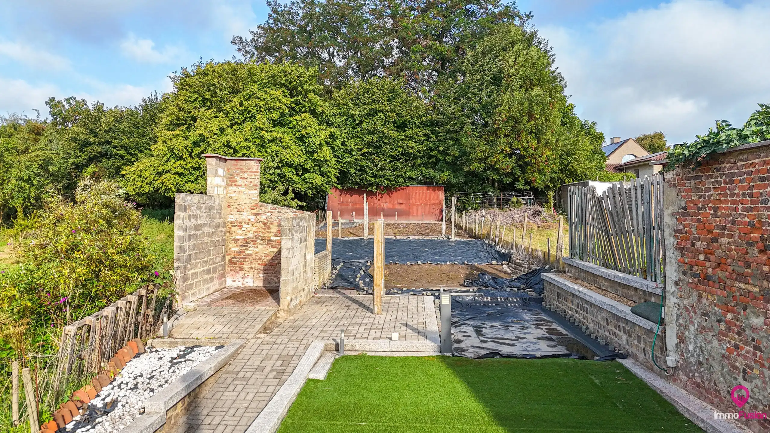 Te renoveren woning gelegen op een rustige locatie! foto 15