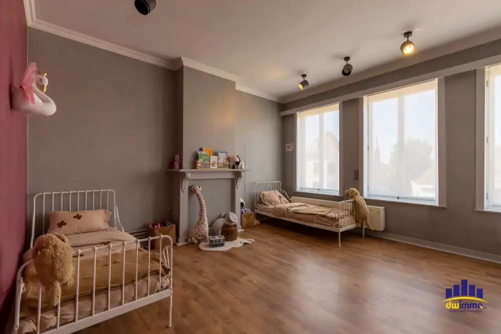 Ruime herenwoning van 275 m² met 4 slaapkamers en praktijkruimte foto 12