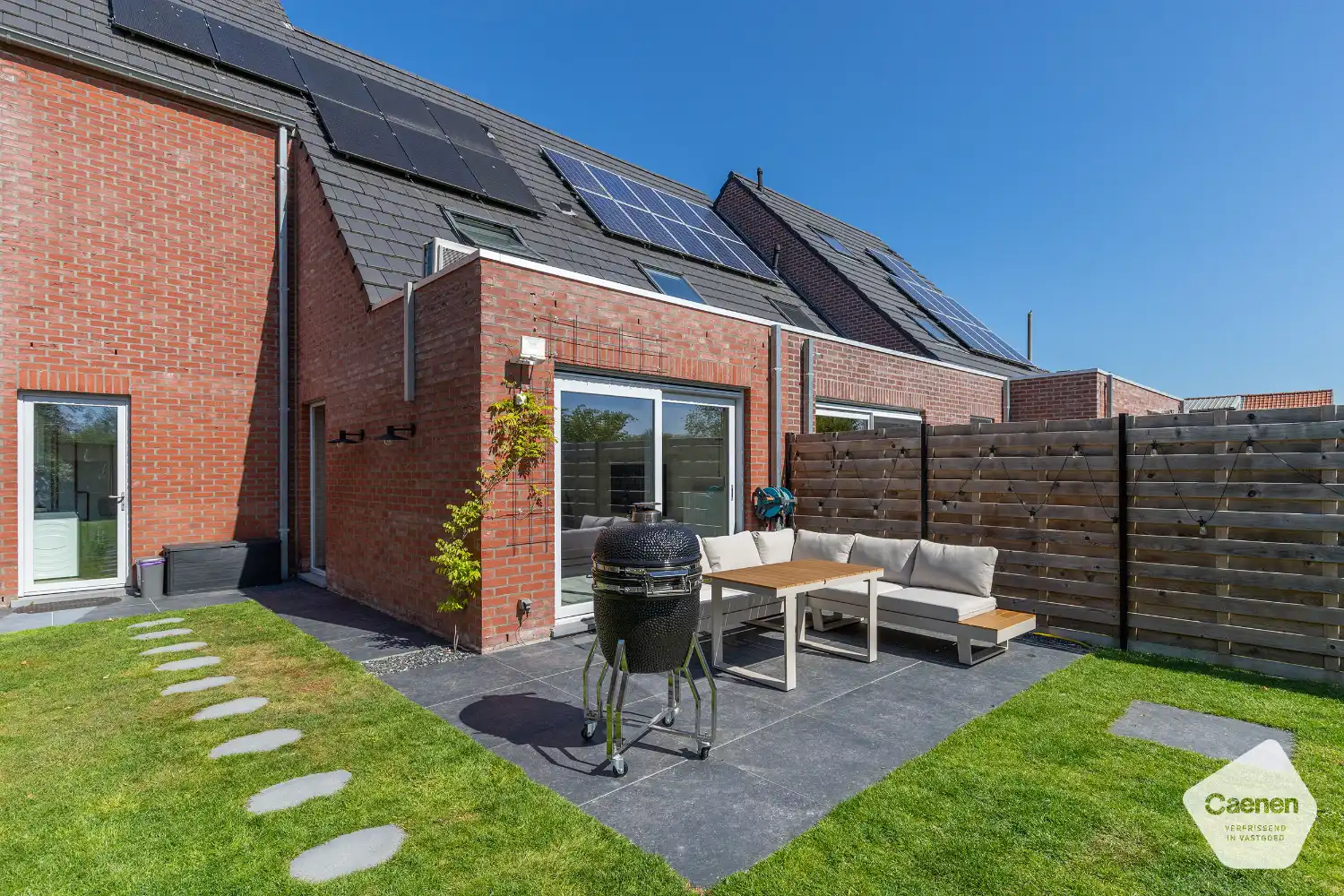 ENERGIEZUINIGE TIJDLOZE RECENTE WONING (BOUWJAAR 2021) MET 4 SLAAPKAMERS EN INPANDIGE GARAGE foto 2