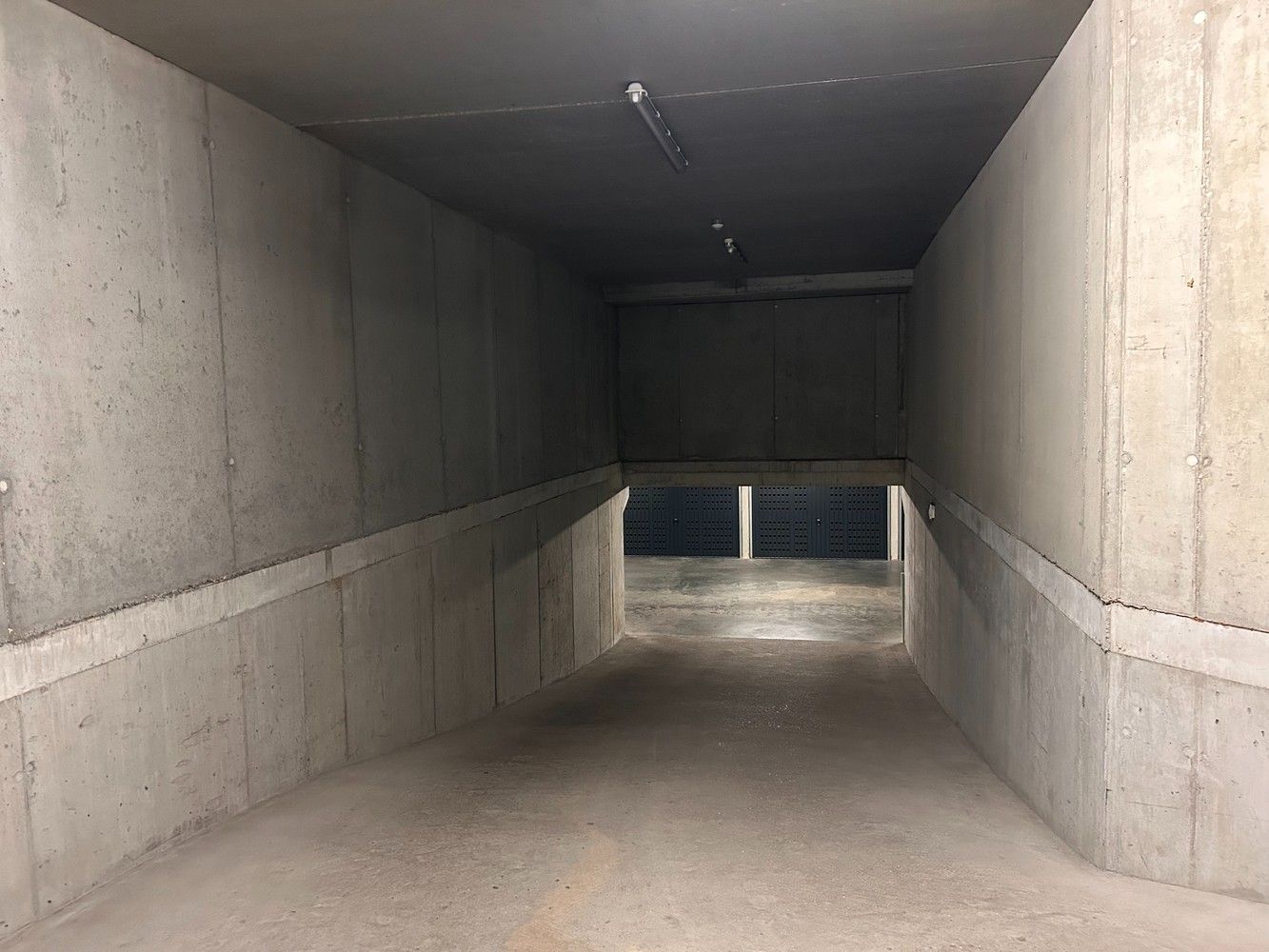 Ruime garagebox in het Zoute foto 5