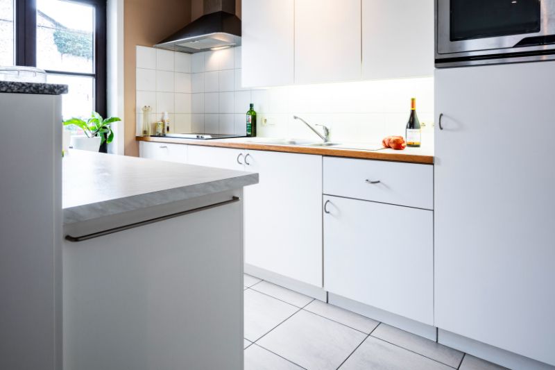 Roeselare : Ruim en lichtrijk appartement in een aangenaam woonerf met 1 slpks 83 m². foto 7