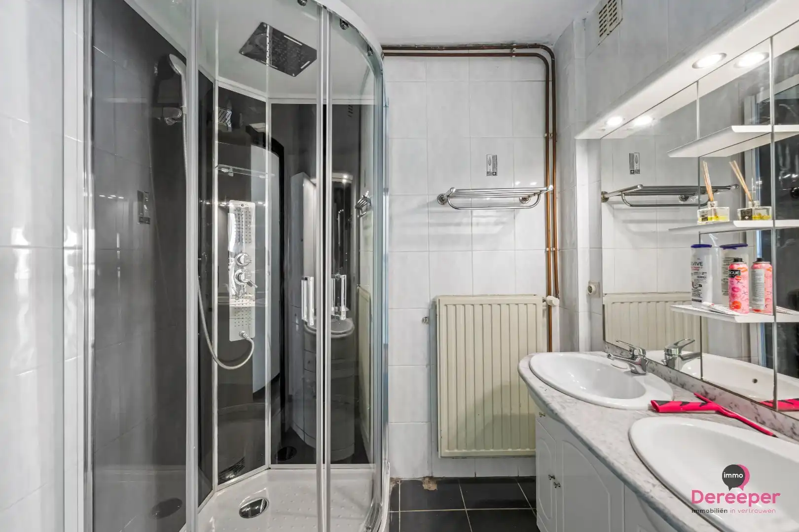 Ruim en licht appartement met 3 slaapkamers – ideaal voor gezinnen of investeerders foto 11