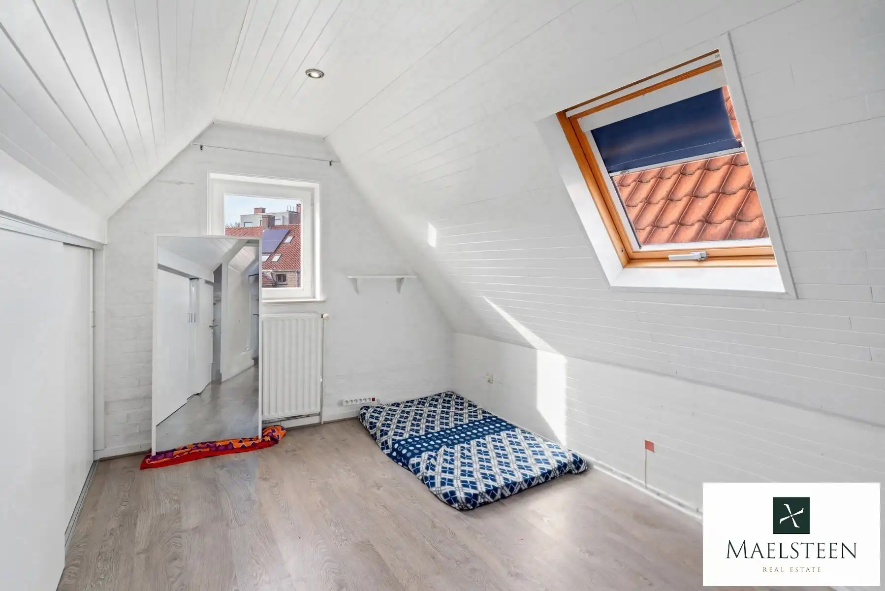 Instapklare trapgevelwoning, gelegen in Brugge centrum foto 17