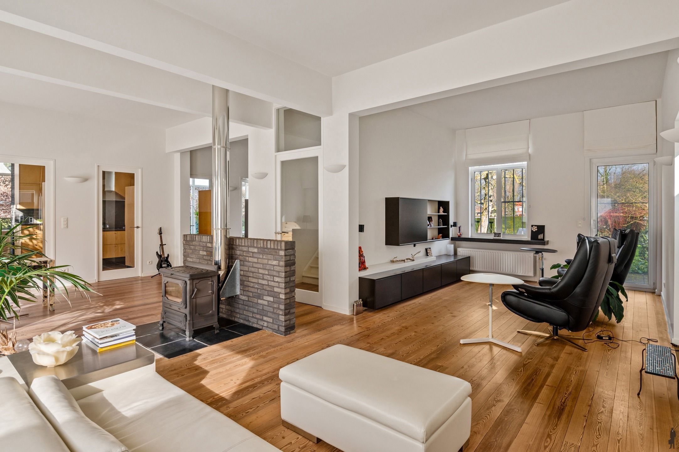 Bijzondere instapklare woning op een prachtig perceel. foto 4