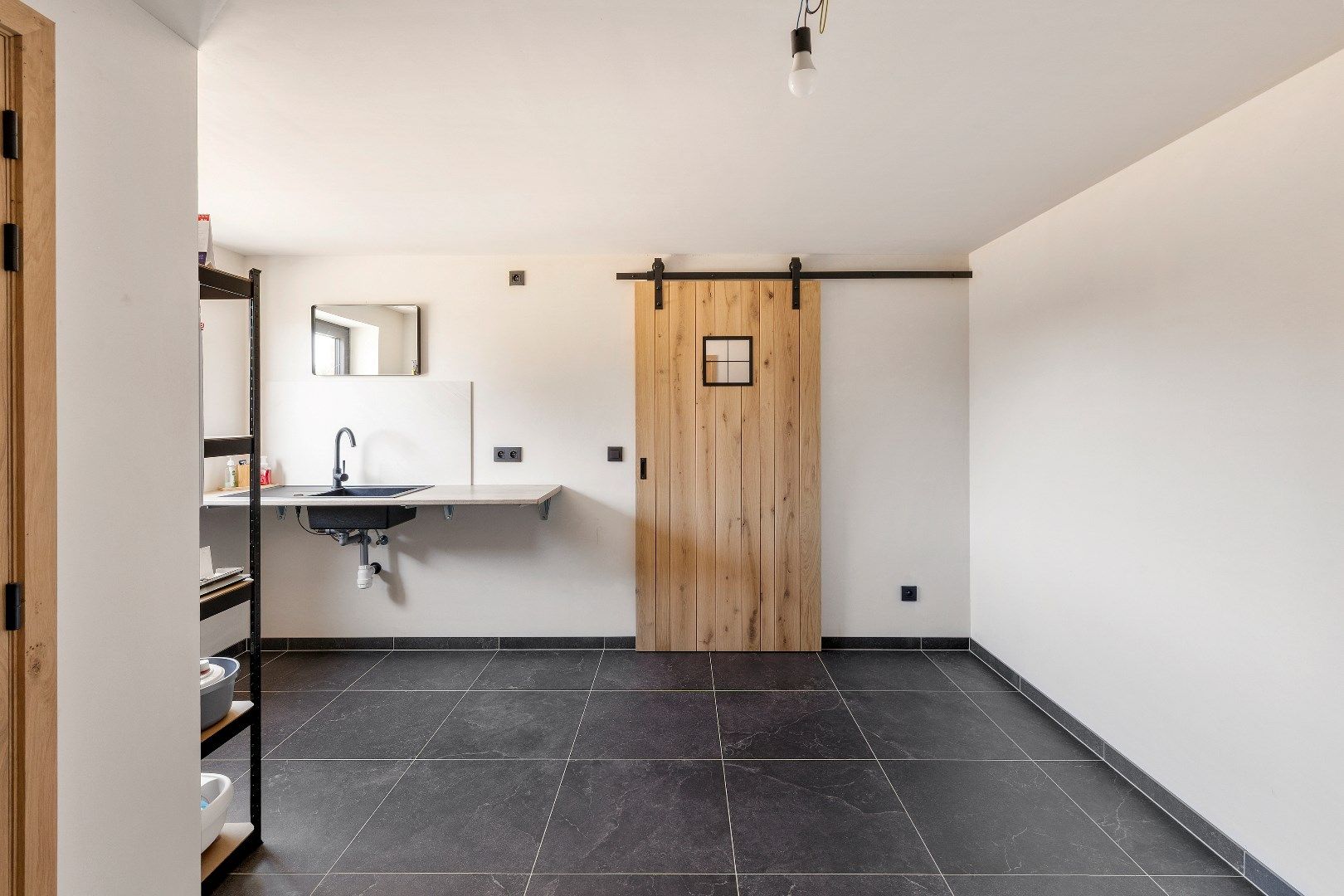 Prachtig gerenoveerde villa met 4 slaapkamers en ruime loods. foto 11