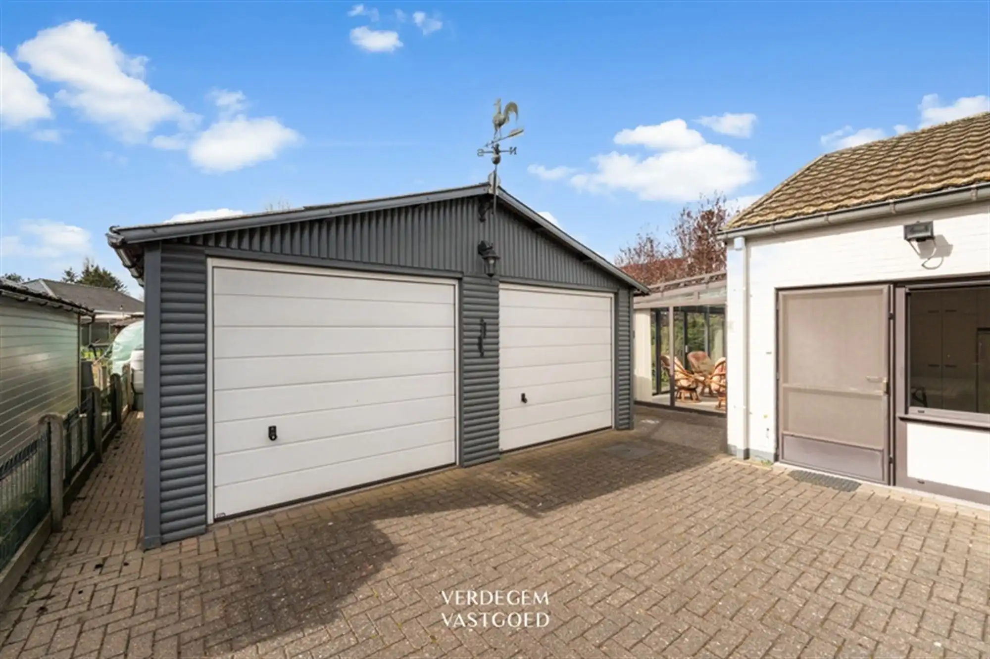 Fijne bungalow met 3 slaapkamers, zonnige tuin en dubbele garage foto 4