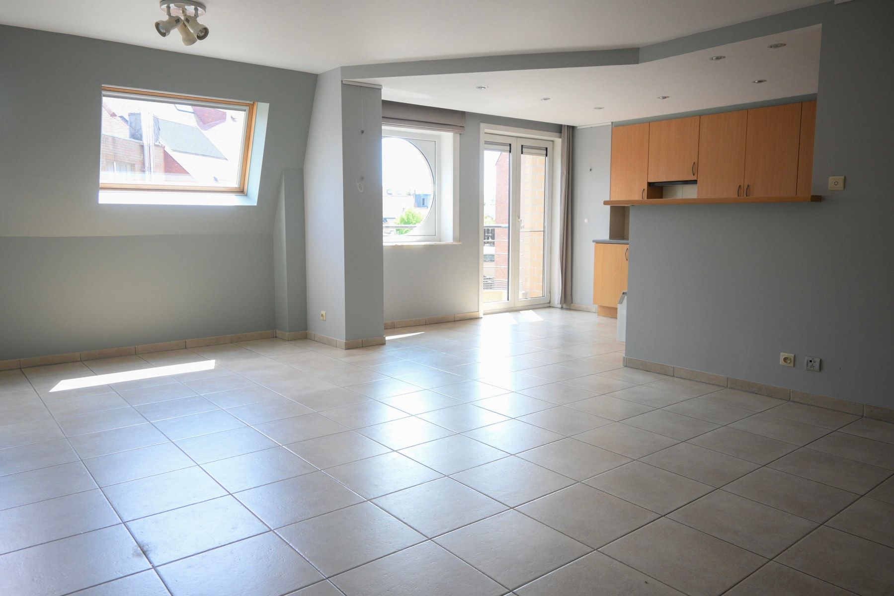 Verzorgd appartement vlakbij het centrum van Gistel. foto 4