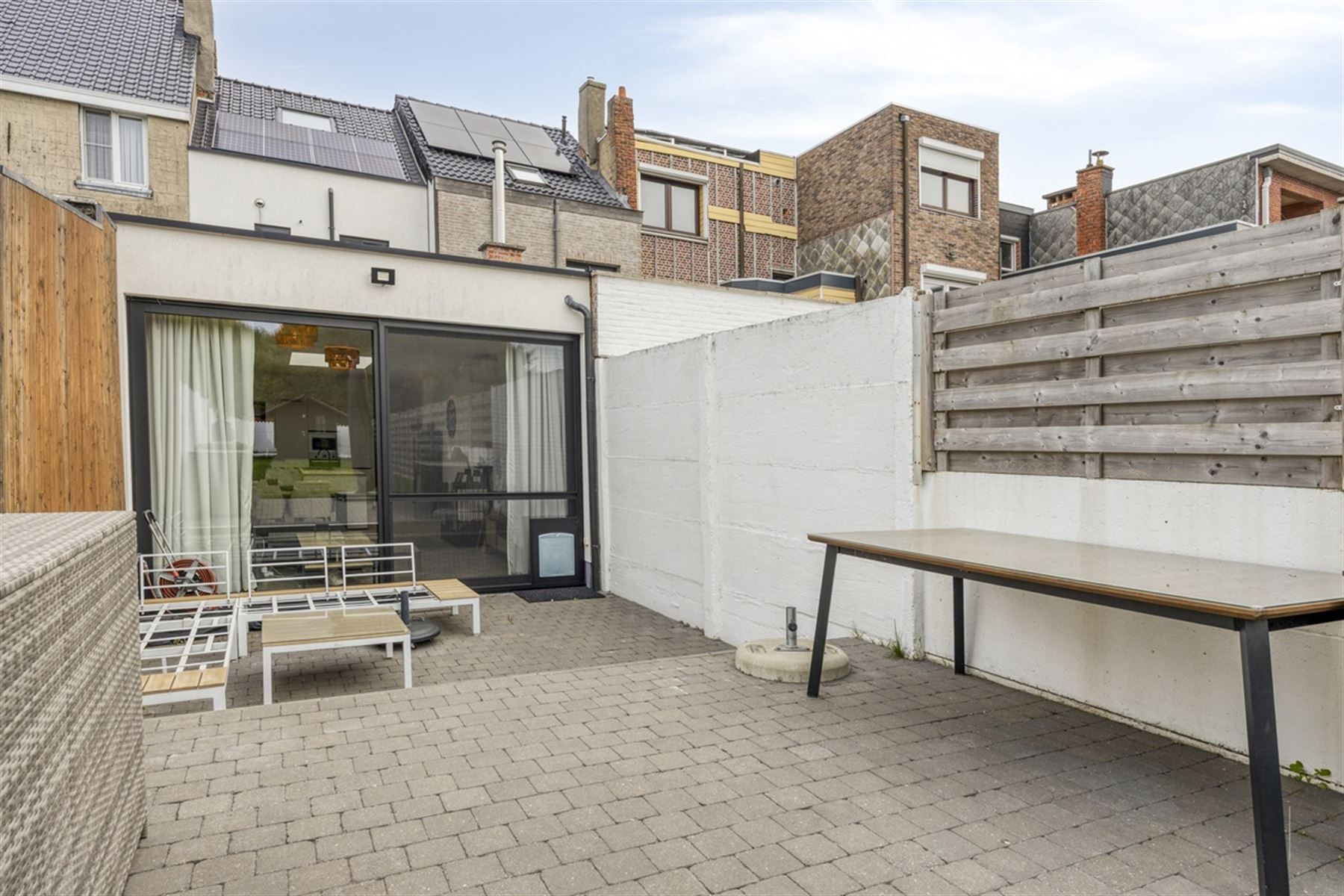 Totaal gerenoveerde woning met tuin foto 8