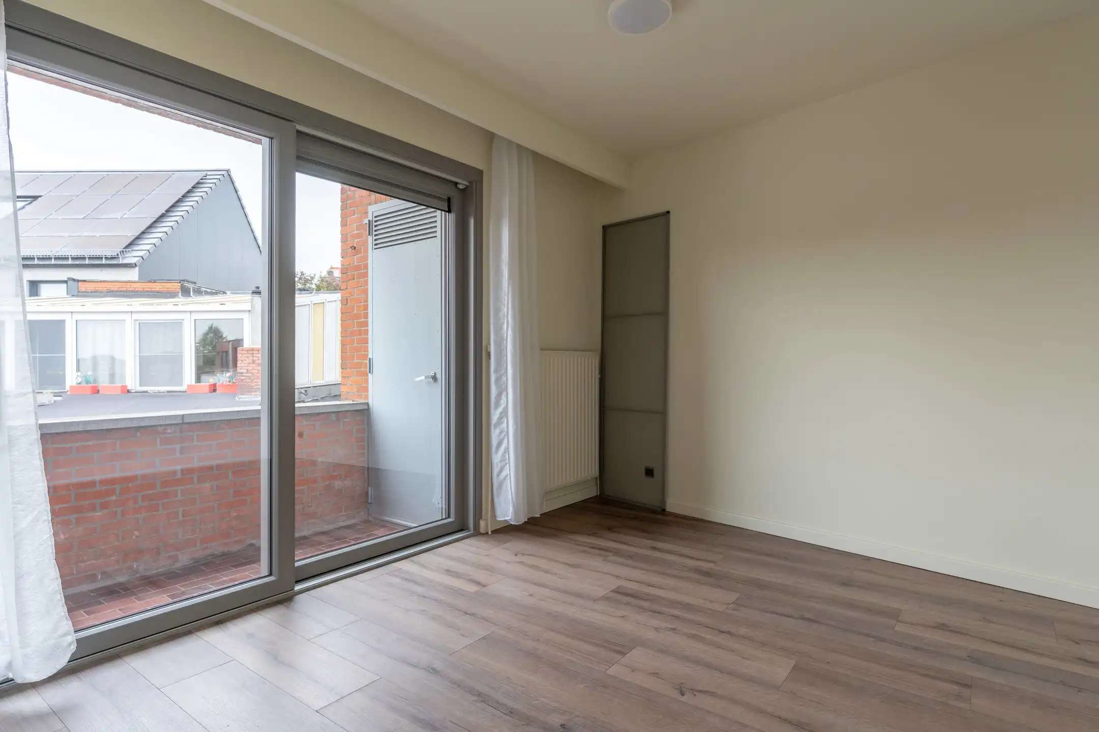 Centraal gelegen 2 slpk app met autostaanplaats te Turnhout foto 7