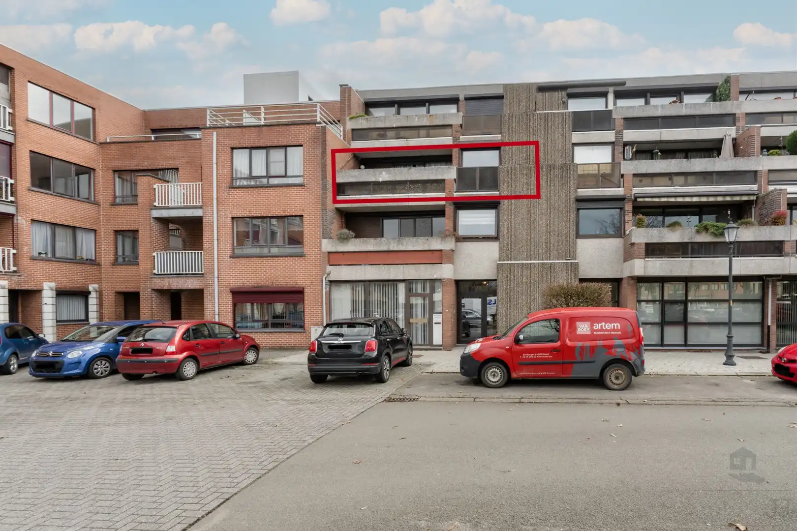 Appartement met 3 slaapkamers met afgesloten garagebox foto {{pictureIndex}}