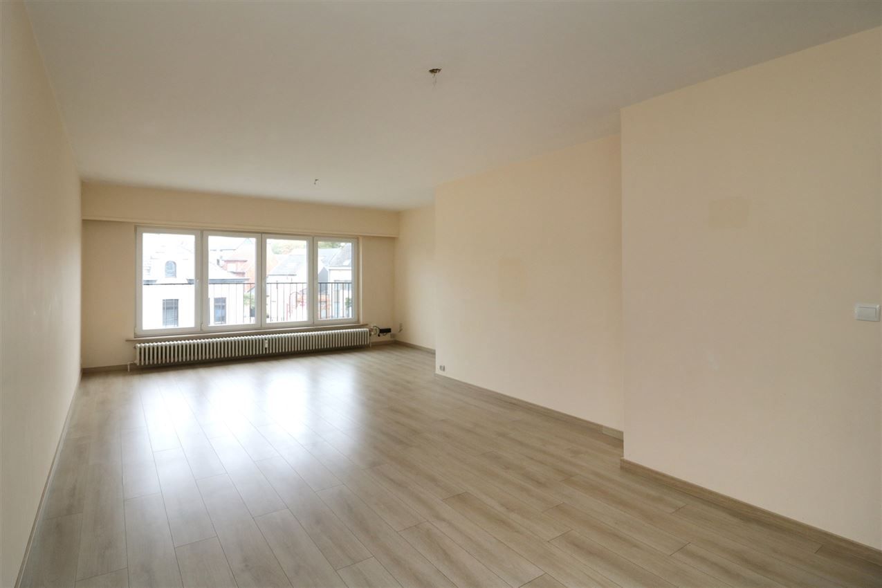 Opbrengsteigendom (handel & 4 app) op toplocatie foto 31